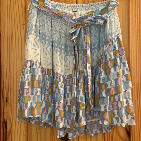 Free People 2 piece, mini skirt with long, balloon sleeve cropped top. - Picture 5 of 7